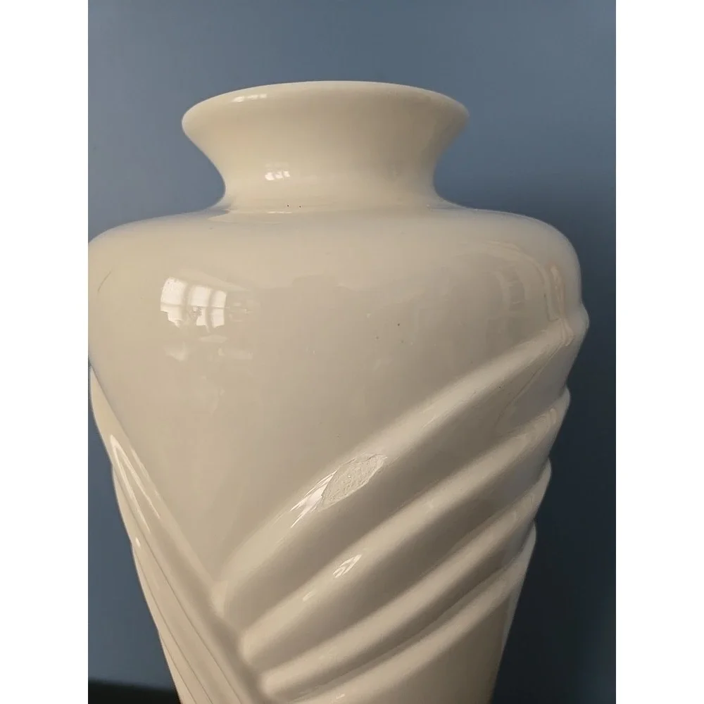Vintage Revival Vase Cream White Art Deco Neo Deco ‎ Style 1980s 17